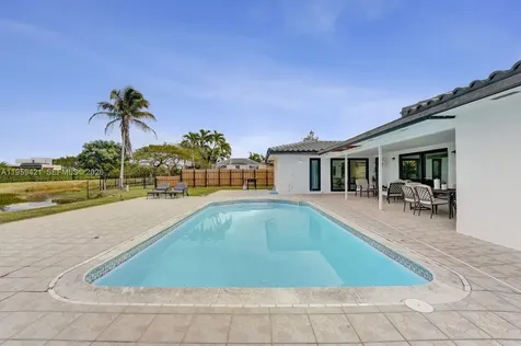 16653 Golfview Drive Weston FL 33326