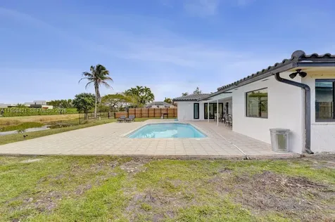16653 Golfview Drive Weston FL 33326