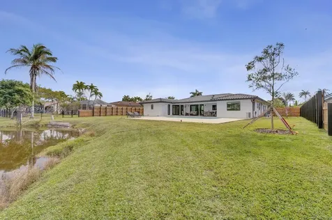 16653 Golfview Drive Weston FL 33326