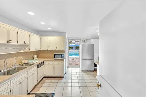329 SE 3rd Street Hallandale Beach FL 33009