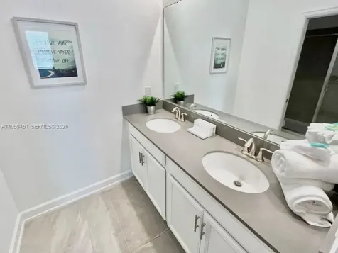 9338 Sommerset Hills Davenport FL 33896