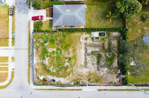 3250 NE 3rd Avenue Oakland Park FL 33334