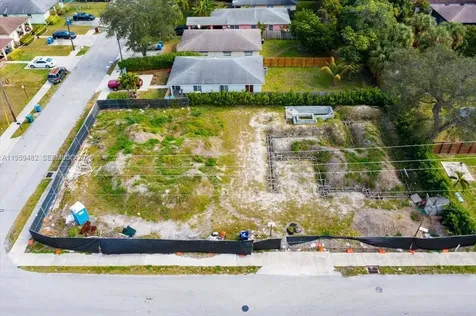3210 NE 3rd Avenue Oakland Park FL 33334