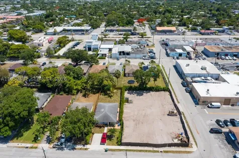 3210 NE 3rd Avenue Oakland Park FL 33334