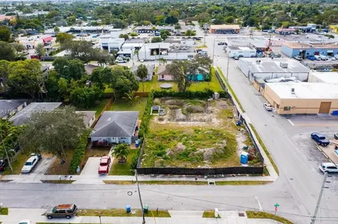 3210 NE 3rd Avenue Oakland Park FL 33334
