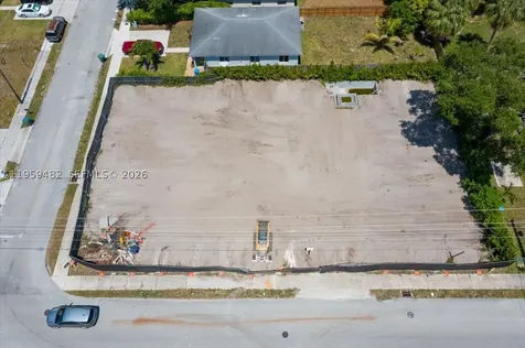 3210 NE 3rd Avenue Oakland Park FL 33334