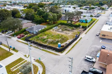 3210 NE 3rd Avenue Oakland Park FL 33334