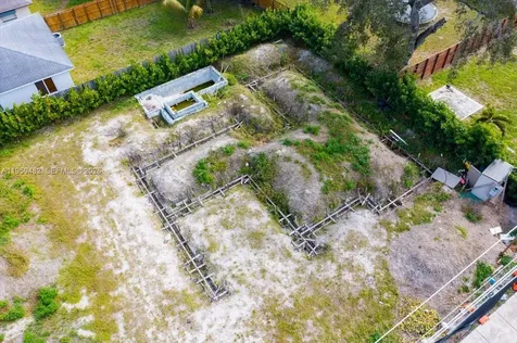 3210 NE 3rd Avenue Oakland Park FL 33334