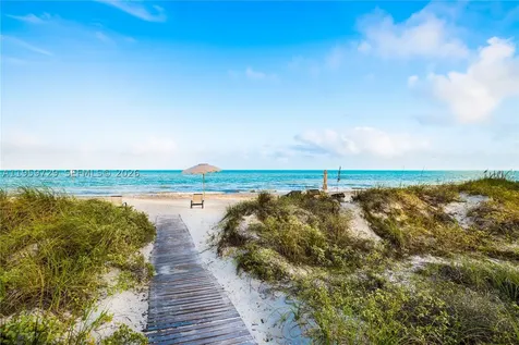 181 Crandon Boulevard Key Biscayne FL 33149