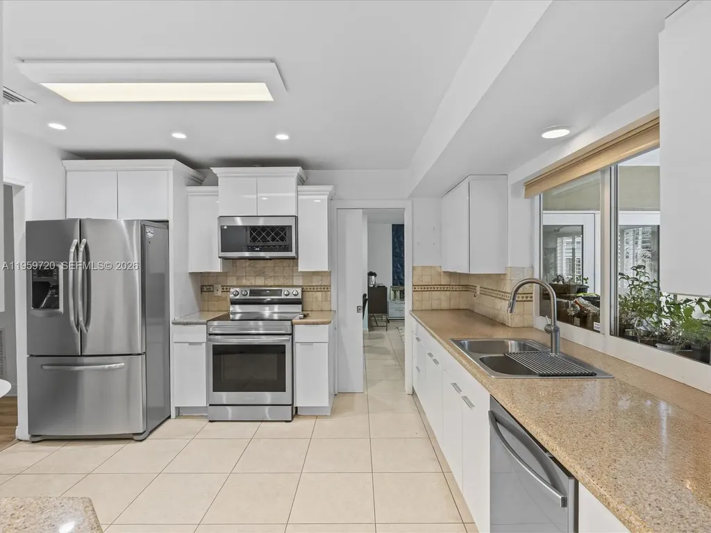 1113 N 46th Terrace Hollywood FL 33021