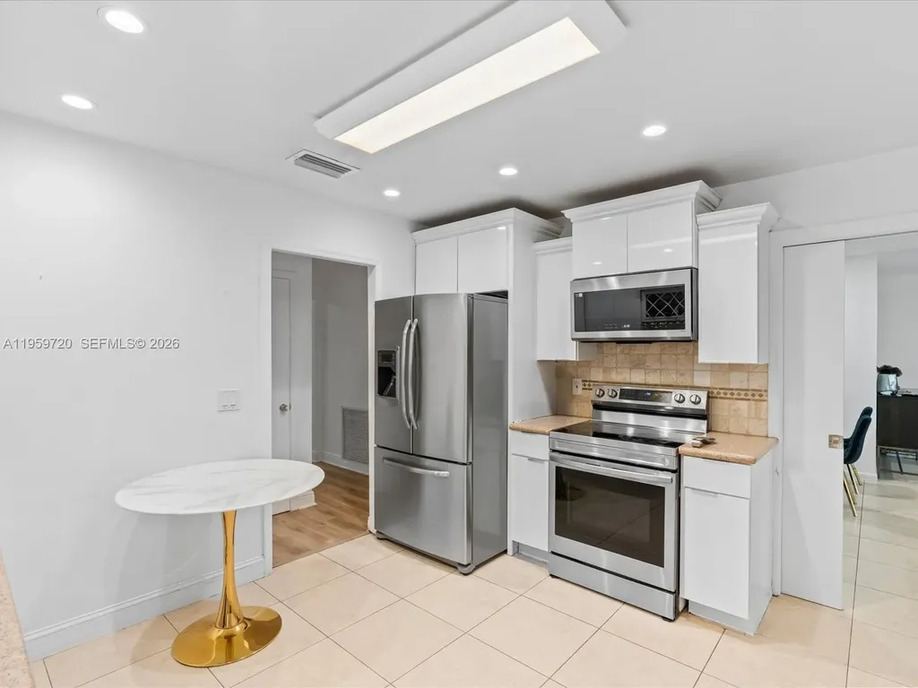 1113 N 46th Terrace Hollywood FL 33021