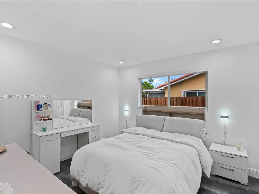 1113 N 46th Terrace Hollywood FL 33021