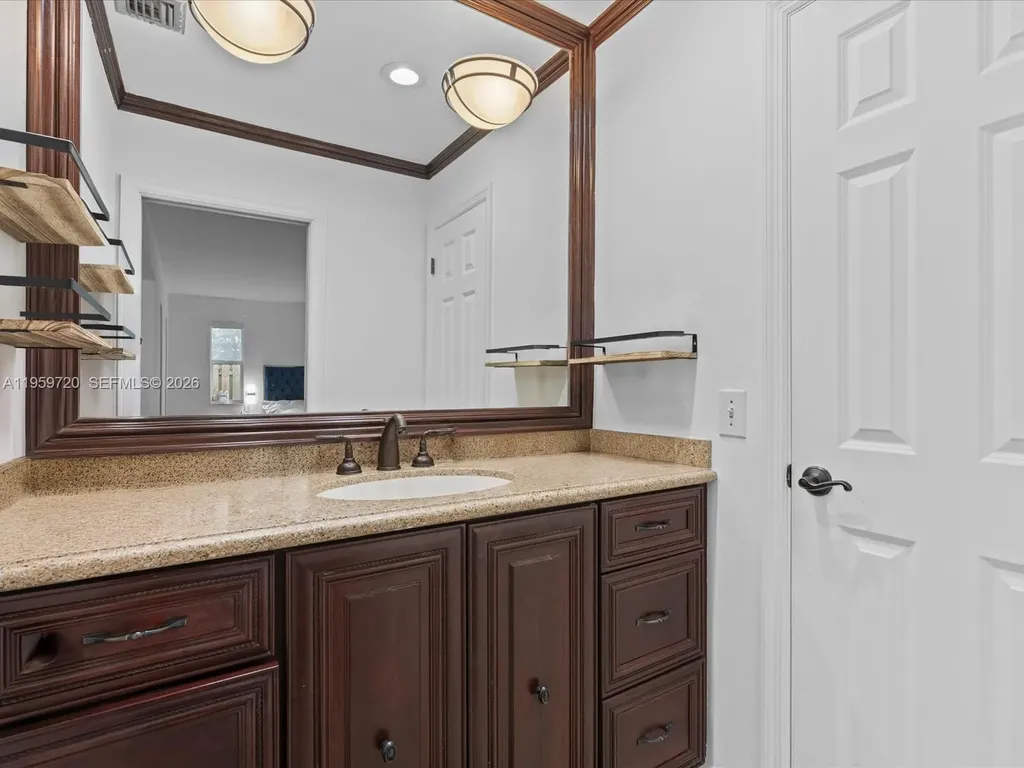 1113 N 46th Terrace Hollywood FL 33021