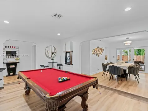 1113 N 46th Terrace Hollywood FL 33021