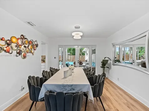 1113 N 46th Terrace Hollywood FL 33021