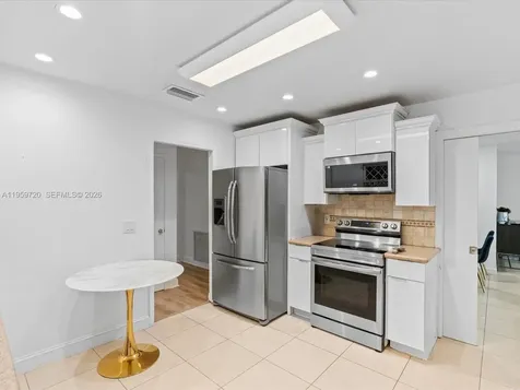 1113 N 46th Terrace Hollywood FL 33021