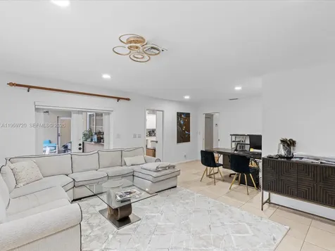 1113 N 46th Terrace Hollywood FL 33021