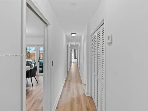 1113 N 46th Terrace Hollywood FL 33021