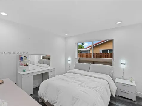 1113 N 46th Terrace Hollywood FL 33021