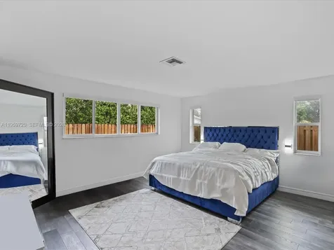 1113 N 46th Terrace Hollywood FL 33021