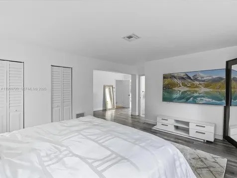 1113 N 46th Terrace Hollywood FL 33021