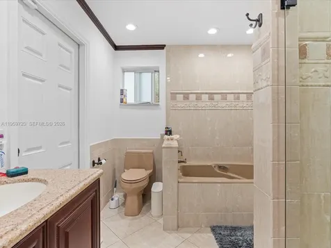 1113 N 46th Terrace Hollywood FL 33021