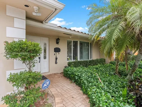 1113 N 46th Terrace Hollywood FL 33021