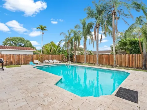 1113 N 46th Terrace Hollywood FL 33021