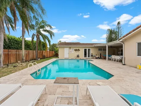 1113 N 46th Terrace Hollywood FL 33021