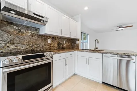 4978 SW 35th Terrace Hollywood FL 33312