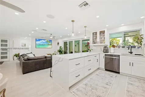 5021 SW 29th Terrace Dania Beach FL 33312