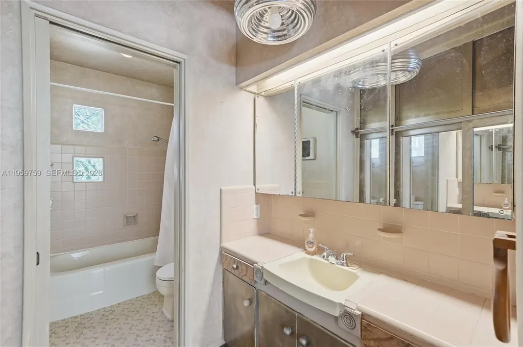 1511 S Ocean Drive Fort Lauderdale FL 33316