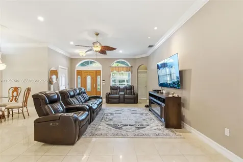 2570 SE 4th Place Homestead FL 33033