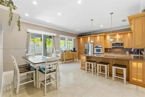 2570 SE 4th Place Homestead FL 33033