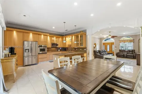 2570 SE 4th Place Homestead FL 33033