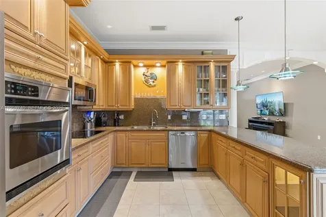 2570 SE 4th Place Homestead FL 33033