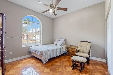 2570 SE 4th Place Homestead FL 33033