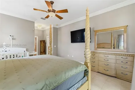 2570 SE 4th Place Homestead FL 33033