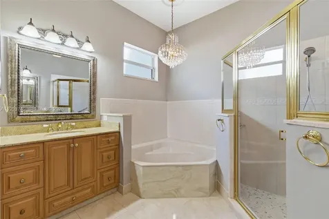 2570 SE 4th Place Homestead FL 33033