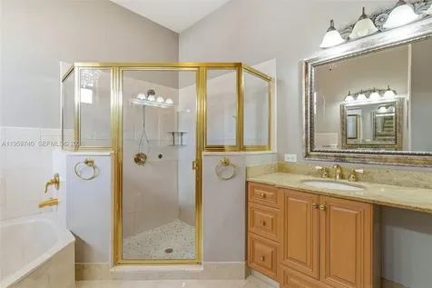 2570 SE 4th Place Homestead FL 33033