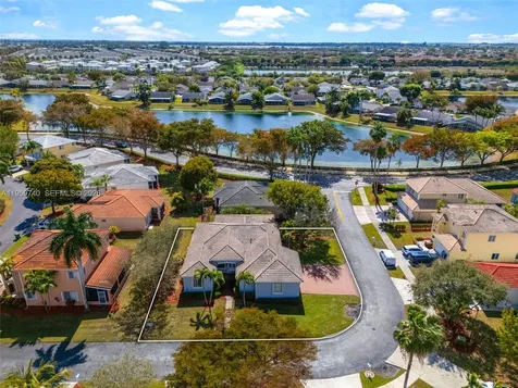 2570 SE 4th Place Homestead FL 33033
