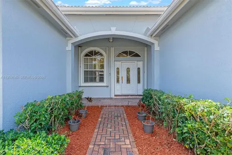 2570 SE 4th Place Homestead FL 33033