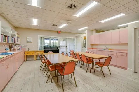 2570 SE 4th Place Homestead FL 33033
