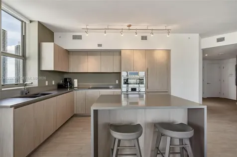 4010 S Ocean Drive Hollywood FL 33019