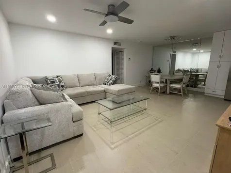 5300 Washington Street Hollywood FL 33021