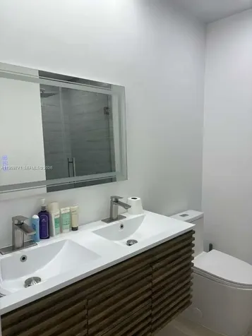 5300 Washington Street Hollywood FL 33021