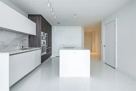 851 NE 1st Avenue Miami FL 33132