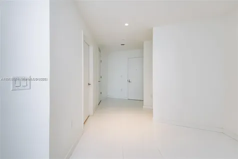 851 NE 1st Avenue Miami FL 33132