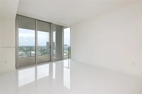 851 NE 1st Avenue Miami FL 33132