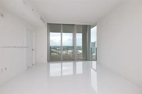 851 NE 1st Avenue Miami FL 33132